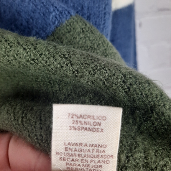 Hem & Thread Color-Block Soft Knit Sweater - Picture 8 of 12